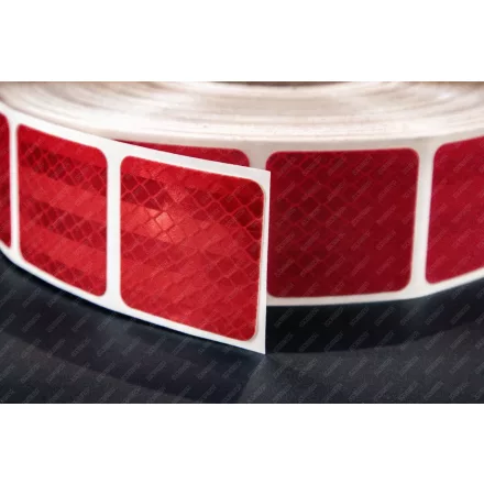 Fényvisszaverő szakaszos piros méterben