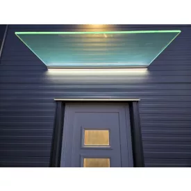 Üveg előtető alumínium profillal 2500×800 mm